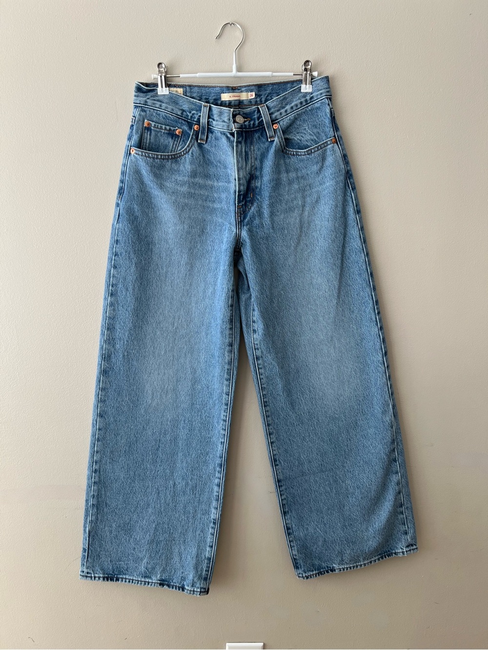 Levi’s XL Baggy Straight Jeans in medium wash